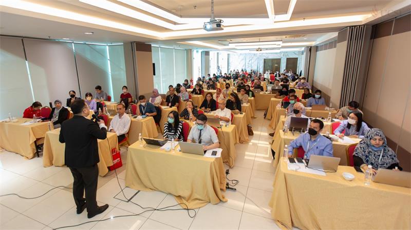 思特雅大学：商业管理专业培养出全面复合型人才